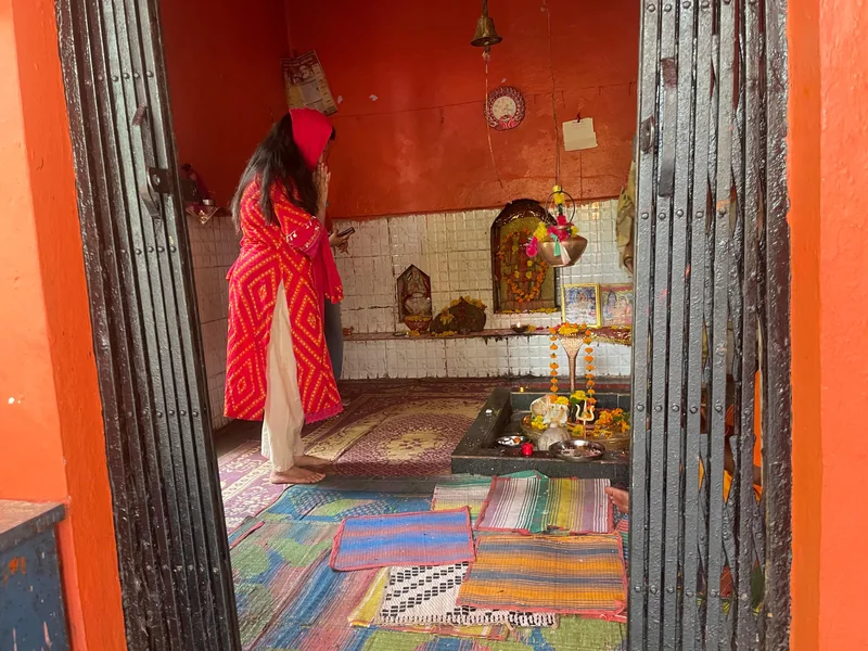 बारिश की कामना लेकर महादेव मंदिर पहुंचीं कलेक्टर नीतू माथुर, ग्रामीणों और बच्चों से किया आत्मीय संवाद