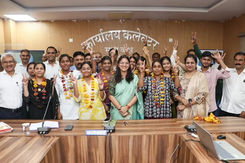 नीट- 2026 में विद्यार्थियों ने सफलता का लहराया परचम