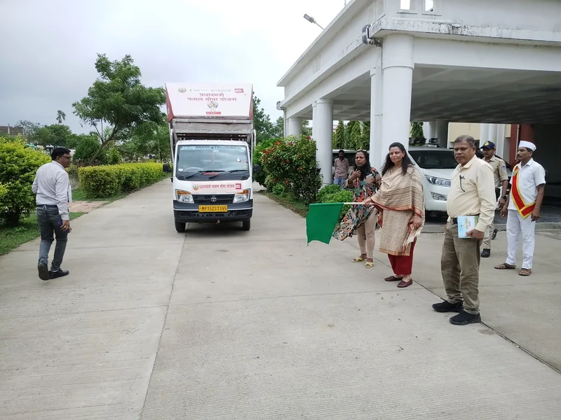 प्रधानमंत्री फसल बीमा योजना के प्रचार-प्रसार हेतु जागरूकता रथ रवाना