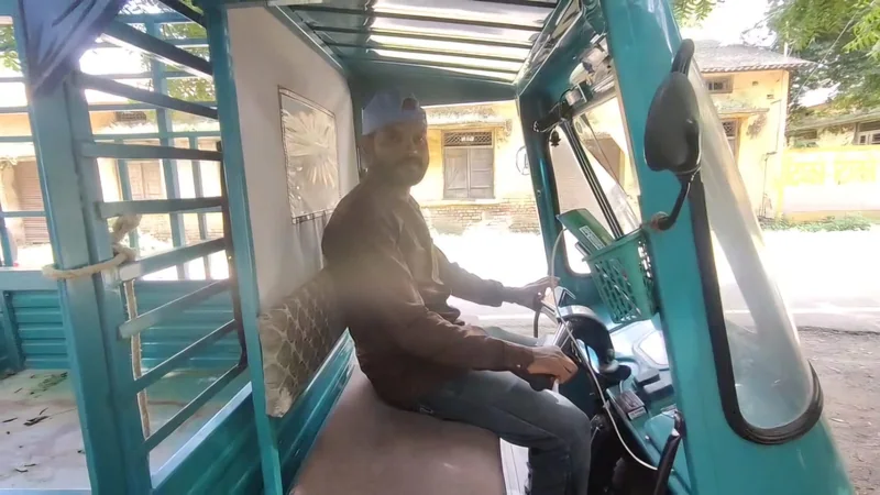 बड़वानी जिले के श्री ज्ञानसिंह को मिला ‘भगवान बिरसा मुंडा स्वरोजगार योजना’ का संबल ........ ’योजना का लाभ…